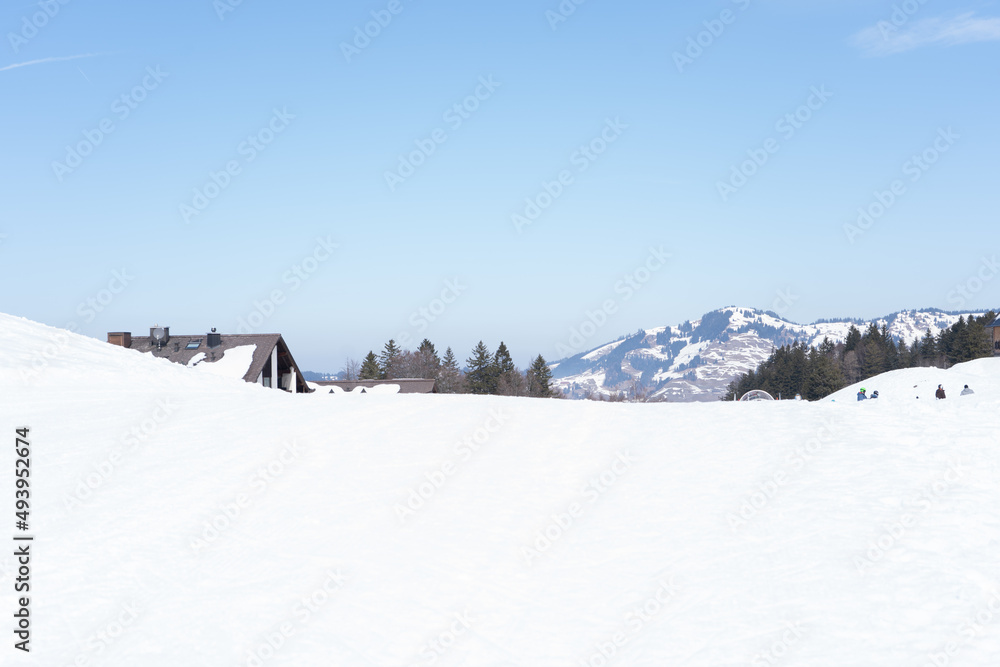 Flumserberg, Skiers, snowboarders, carvers, families all enjoy their time on the ski runs of winter sports resort located directly above Lake Walen. 65 km of perfectly groomed slopes invite you. Flumserberg, Skiers, snowboarders, carvers, families all enjoy their time on the ski runs of winter sports resort located directly above Lake Walen. 65 km of perfectly groomed slopes invite you.