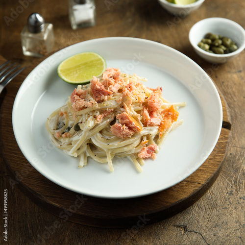 Pasta with salmon and cream