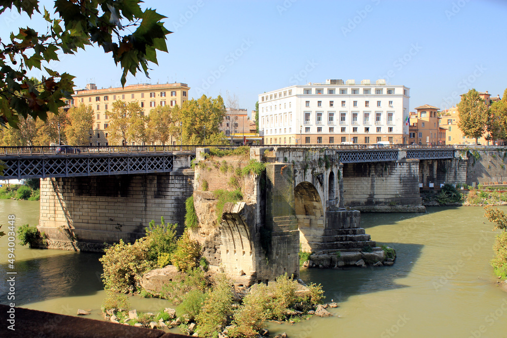Naklejka premium Palatino bridge in Rome, Italy