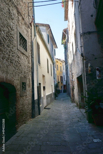 Alleyway of Borgo a Mozzano in Garfagnana, Tuscany, Italy © sansa55