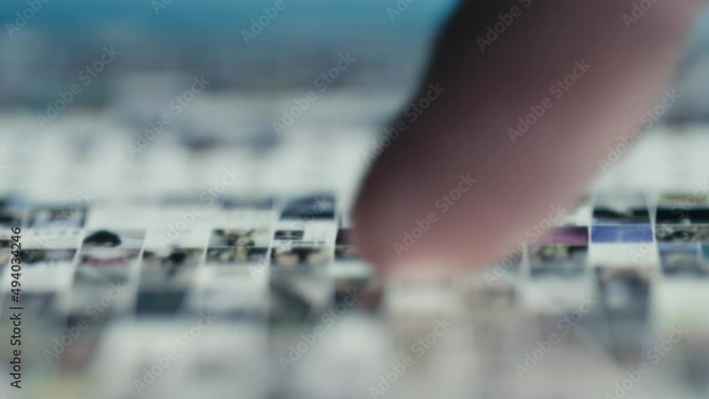 Finger scrolling on smartphone touchscreen 