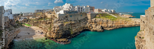 Obraz na plátně Polignano a mare - The cityscape panorama.