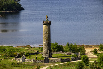 Keuken achterwand Glenfinnanviaduct Glenfinnan monument met uitzicht op Loch Shiel  © Alexandre Fagundes/Wirestock Creators