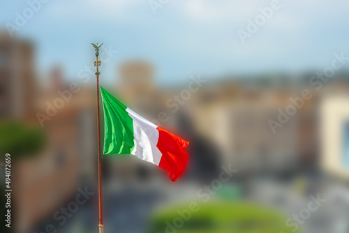 Fotografía Italian flag with space, italy background.