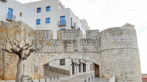 vieux village de Peniscola, village fortifié en Espagne sur la côte méditerranéenne au nord de Valencia © Lotharingia