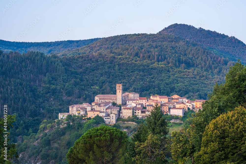 France, Ardèche (07), le village perché d'Antraigues-sur-Volane,