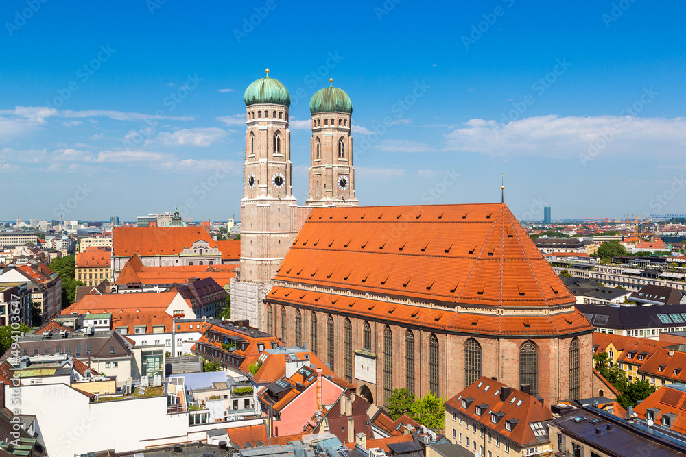 Fototapeta premium Cathedral Frauenkirche in Munich