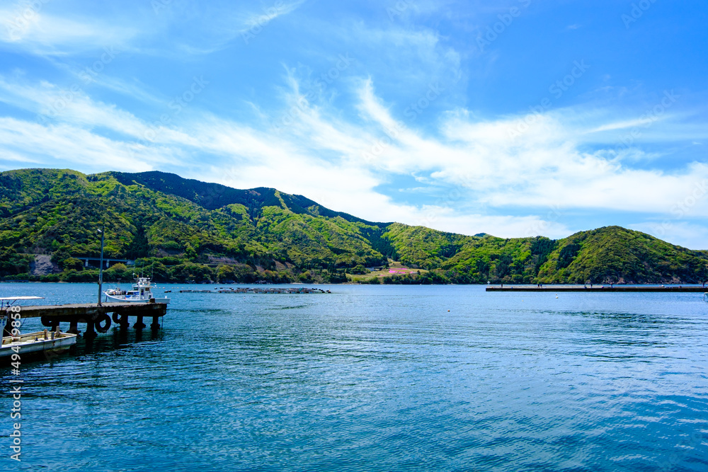 Fototapeta premium 若狭小浜 田烏港と釣姫港の絶景と灯台