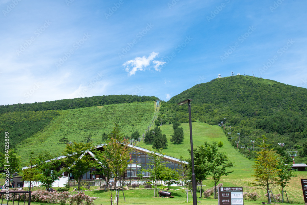 女三瓶・大平山と石見ワイナリー、リフト搭乗口 島根県大田市 The view of Mt.Mesanbe, Mt.Taiheizan and Iwami winery in Sanbe town, Oda city, Shimane pref. Japan 女三瓶・大平山と石見ワイナリー、リフト搭乗口 島根県大田市 The view of Mt.Mesanbe, Mt.Taiheizan and Iwami winery in Sanbe town, Oda city, Shimane pref. Japan