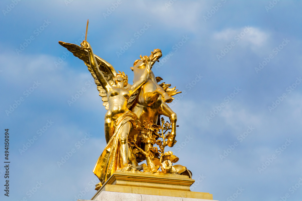 Fototapeta premium Golden Fame Winged Horse Statue on Pont Bridge Alexandre III in Paris ,France