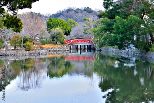 鎌倉鶴岡八幡宮入り口の太鼓橋と赤い橋