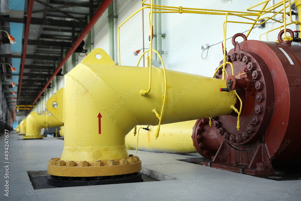 Gas transportation system. Booster pumping station for gas. Gas filling