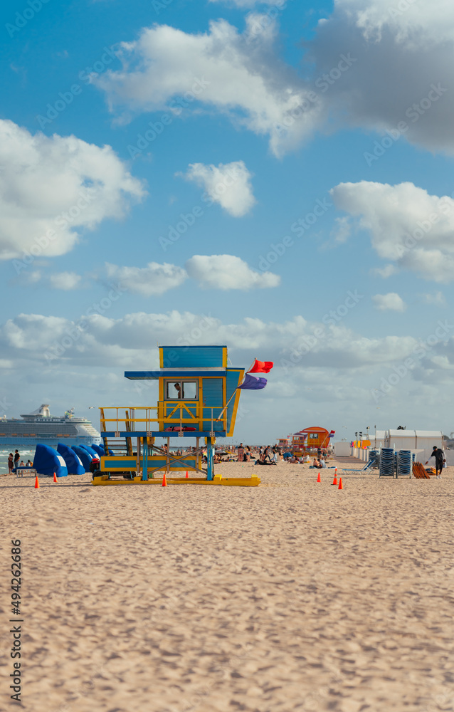 Φωτογραφία beach chairs on the beach miami usa florida people tropical sky clouds south