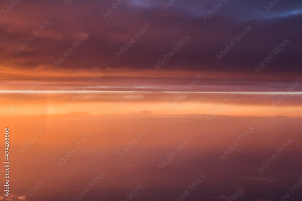 Sonnenuntergang / Abendrot - Blick aus dem Flugzeug