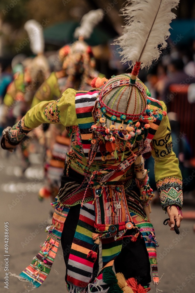 Bailarin de musica y cultura folklorica Boliviana