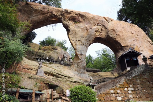 佐世保市　眼鏡岩