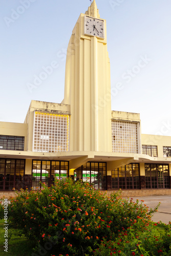 Detalhe da antiga Estação Ferroviária de Goiânia (atual Museu Frei Confaloni) pela manhã, logo ao nascer do sol. Construção em estilo art déco. photo