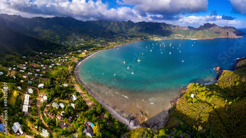 vu aérienne de la baie de TAIOHAE sur l'ile de NUKU HIVA dans l'archipel des marquises en polynésie francaise