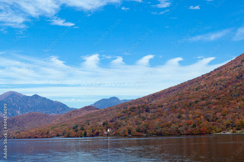 中禅寺湖の巻雲と湖