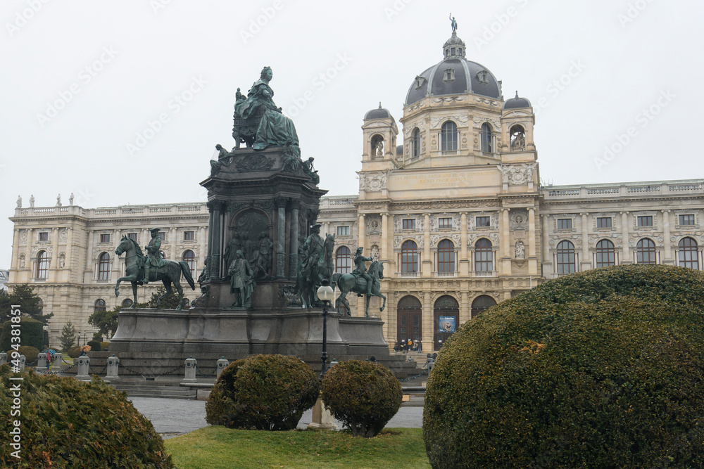 Monument of empress Maria Theresa on Maria Theresa Square with Museum for Natural Sciences in Vienna, Austria Monument of empress Maria Theresa on Maria Theresa Square with Museum for Natural Sciences in Vienna, Austria
