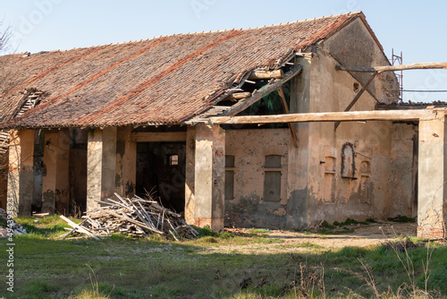 Obraz na płótnie Cascina w salonie