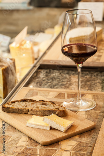 red wine served with cheese and bread 