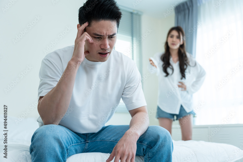 Obraz premium Asian young girl feel angry boyfriend having conflict domestic problem