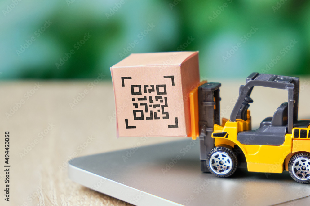 Qr Code Concept Product Labeling On The Box Process Optimization In Logistics And Delivery 9290