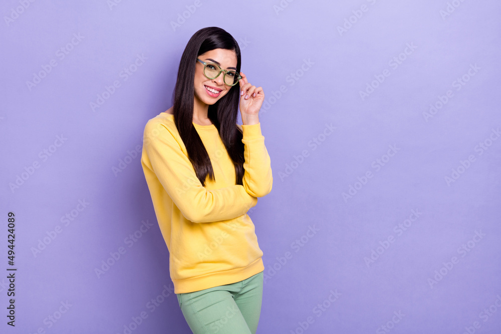 Photo of young lovely girl eyewear representative employee economist ophthalmology isolated over purple color background Photo of young lovely girl eyewear representative employee economist ophthalmology isolated over purple color background