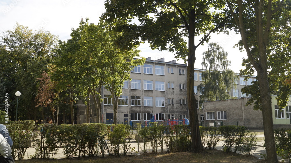 Obraz premium building in the park