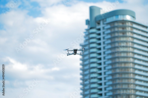 ドローン　空撮　青空　