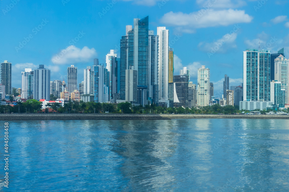 Obraz premium Panama city skyline at the bay