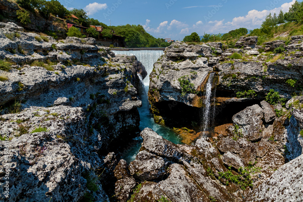 Obraz na płótnie Niagara waterfall in Montenegro w salonie