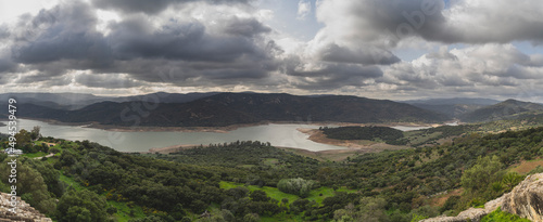 panorámica de 7 fotografías de lago visto desde balcón de castellar de la frontera en Andalucía photo
