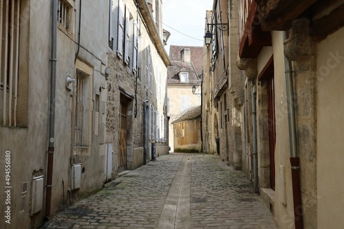 Rue typique  ville de Avallon  d  partement de l Yonne  France
