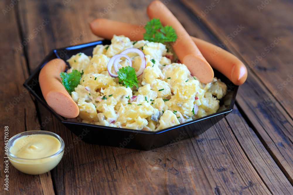 Kartoffelsalat mit Würstchen Stock Photo | Adobe Stock