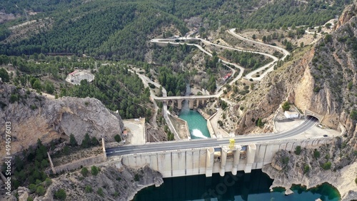 lac artificiel et barrage hydroélectrique de Contreras en Espagne, communauté de Valence photo