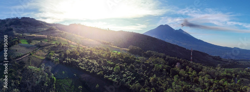 Volcán de Acatenango y Volcán de Fuego