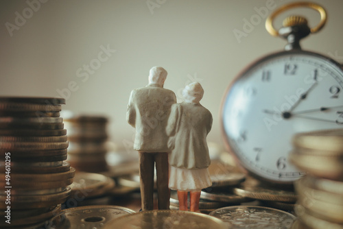 Obraz na płótnie シニア夫婦とお金