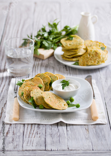 Chickpea pancakes with green peas