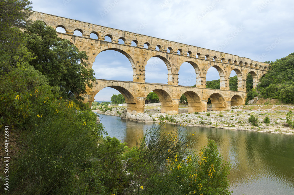 Obraz premium Bridge of the Garde, Languedoc Roussillon region, France, Unesco World Heritage Site