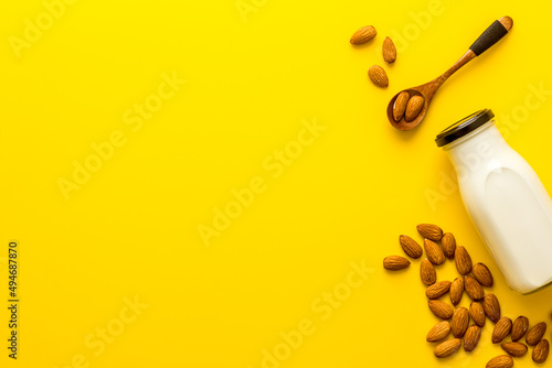 Almond nuts vegan milk - non dairy diet nutrition Fototapet