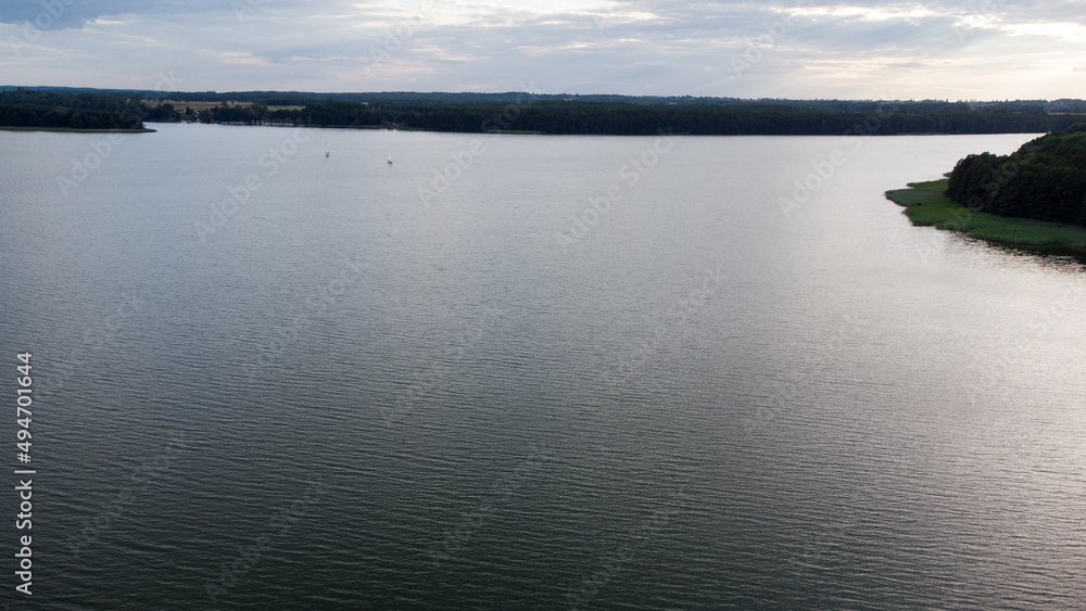 Mazury, żeglarstwo śródlądowe, dzieci na żaglach panorama jezior zachód słońca Mazury, żeglarstwo śródlądowe, dzieci na żaglach panorama jezior zachód słońca