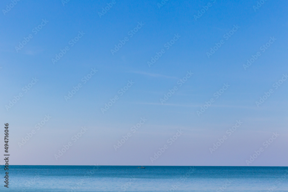 Fototapeta premium clear sea and blue sky