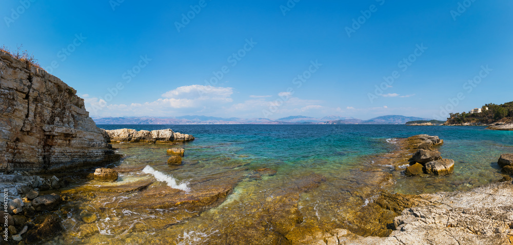 Naklejka premium Panoramic view on mediterranean sea at Kanoni Beach on Corfu