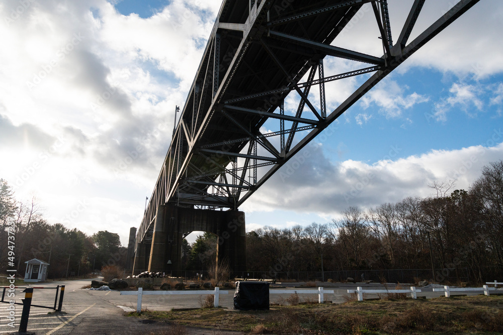Obraz premium The Bourne Bridge over The Cape Cod Canal