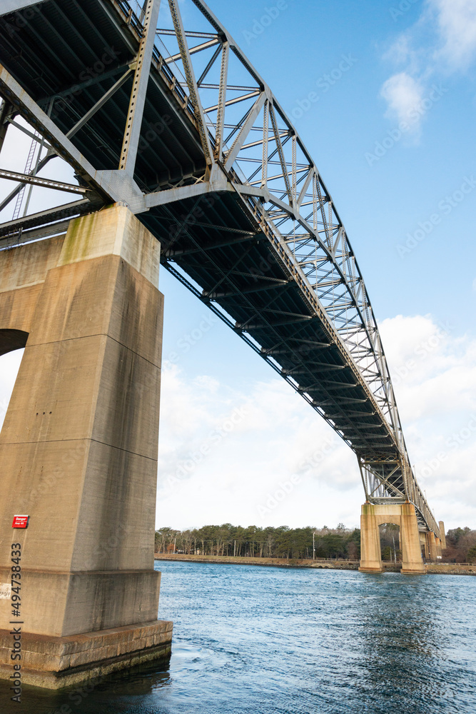 Obraz premium The Bourne Bridge over The Cape Cod Canal