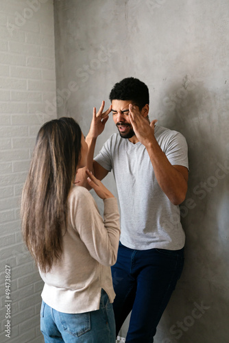 Canvastavla Husband and wife are arguing at home