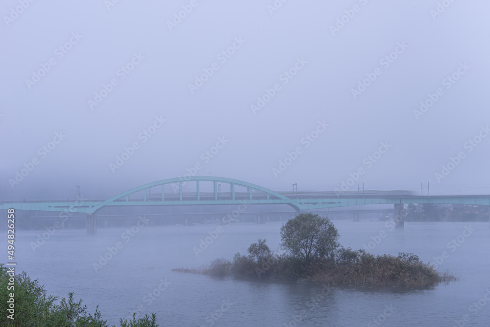 Naklejka premium 호수의 섬