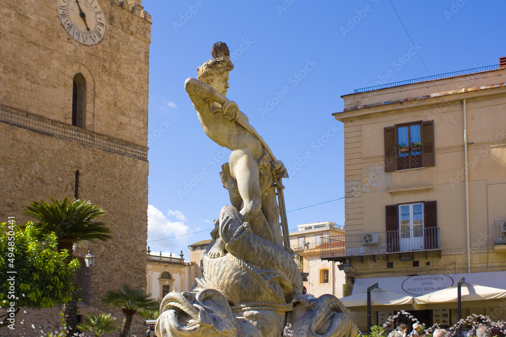 Fototapeta premium Fountain Triton at Piazza Vittorio Emanuele in Monreale, Sicily, Italy
